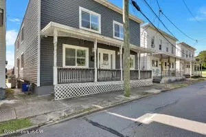 18 W Grove St, Wyoming Valley West, PA 18704