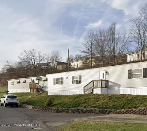 7 Echo Valley Dr, Shavertown, PA 18708 photo 2