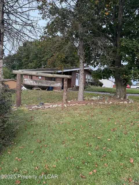 130 Jackson Rd, Shavertown, PA 18708 photo 2