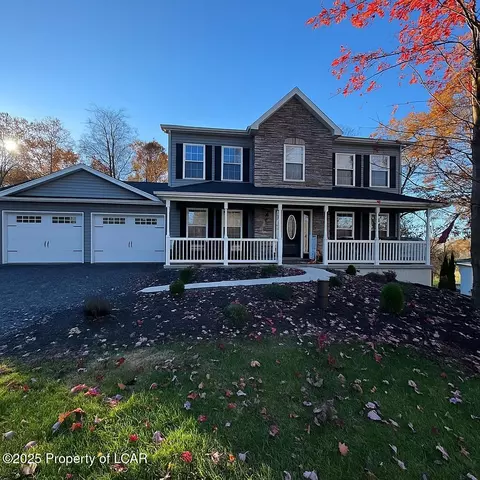 9 Roberts Ln, Freeland, PA 18224