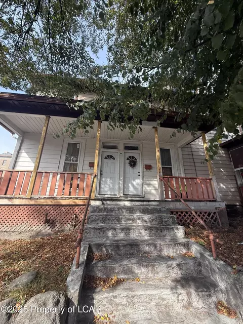 52 N Laurel St, Hazleton, PA 18201