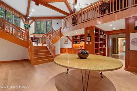 Entry Way - 235 E Center St, Shavertown, PA 18708 photo 5 of 21