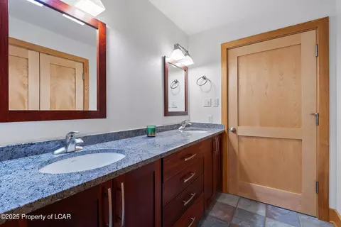 Bath - 235 E Center St, Shavertown, PA 18708 photo 7 of 13
