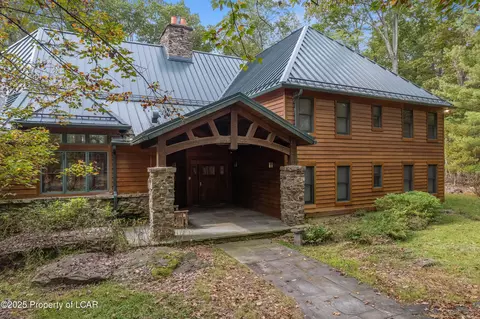 Exterior - 235 E Center St, Shavertown, PA 18708 photo 8 of 12
