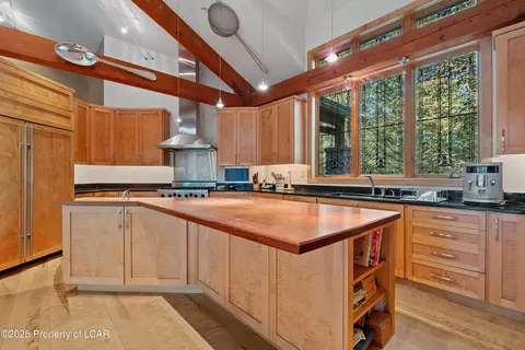 Kitchen - 235 E Center St, Shavertown, PA 18708 photo 2 of 8