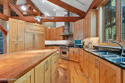 Kitchen - 235 E Center St, Shavertown, PA 18708 photo 7 of 8