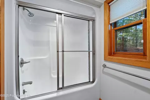 Bath - 235 E Center St, Shavertown, PA 18708 photo 8 of 13