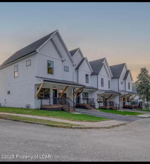 13 Lionel Dr, Swoyersville, PA 18704