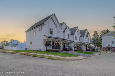 15 Lionel Dr, Swoyersville, PA 18704