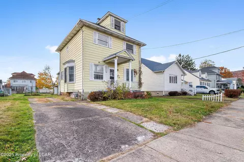 12 Gillespie St, Swoyersville, PA 18704