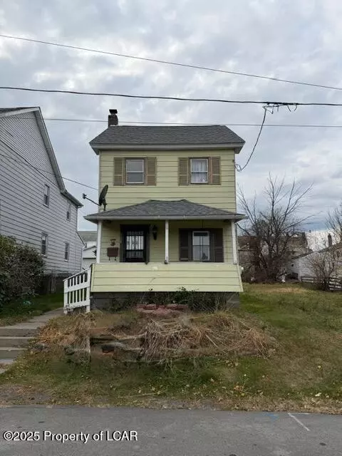 924 Pine St, Freeland, PA 18224