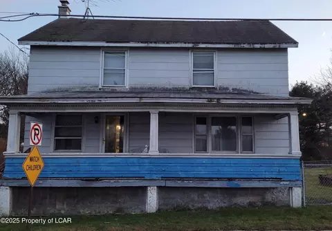 30 E Main St, Junedale, PA 18230