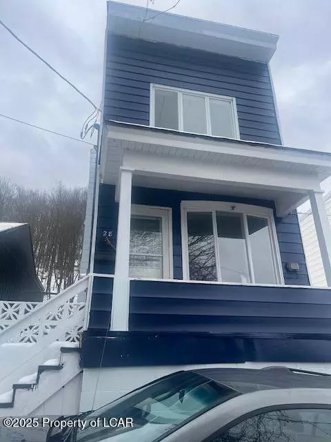 28 E Maple St, Mahanoy City, PA 17948