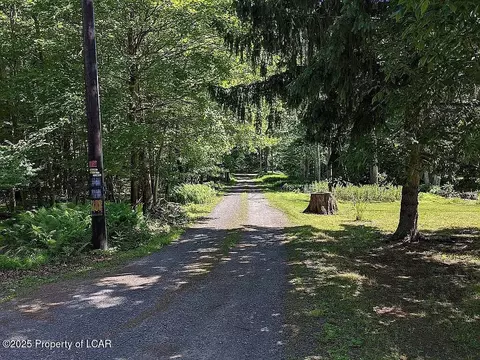 308 Small Mountain Rd, Wapwallopen, PA 18660