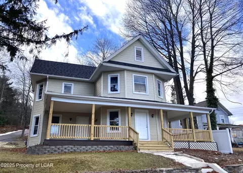 238 Idetown Rd, Dallas, PA 18612