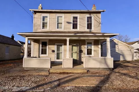 46 Swamp St, Beaver Meadows, PA 18216