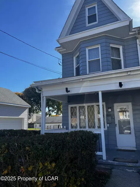 322 W Washington St, Frackville, PA 17931