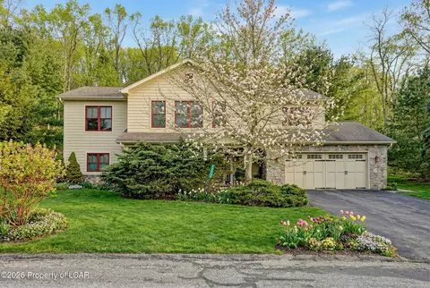 265 Longview Dr, Lake Harmony, PA 18624