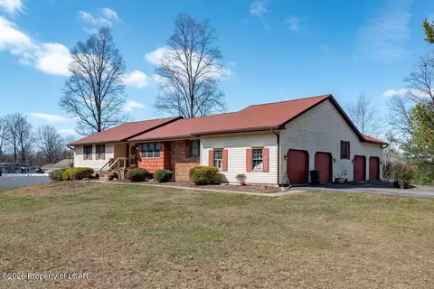 3 Ledge Ct, Pittston, PA 18640