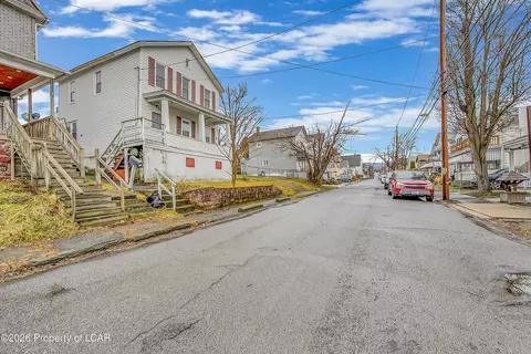 723 Hampton St, Scranton, PA 18504 photo 4