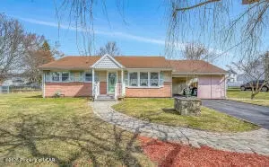 40 Joseph St, Dallas, PA 18612