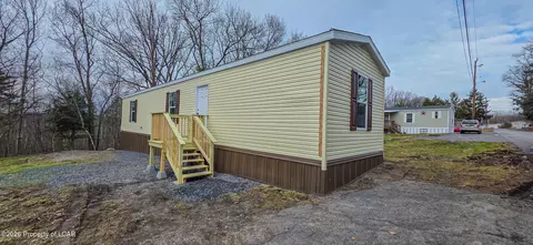 148 E Mountain Ridge Mhp, Wilkes-barre, PA 18702