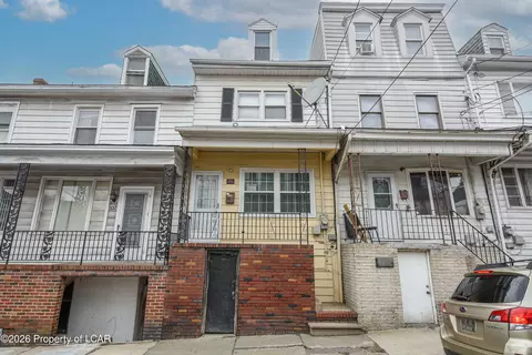 335 W Lloyd St, Shenandoah, PA 17976