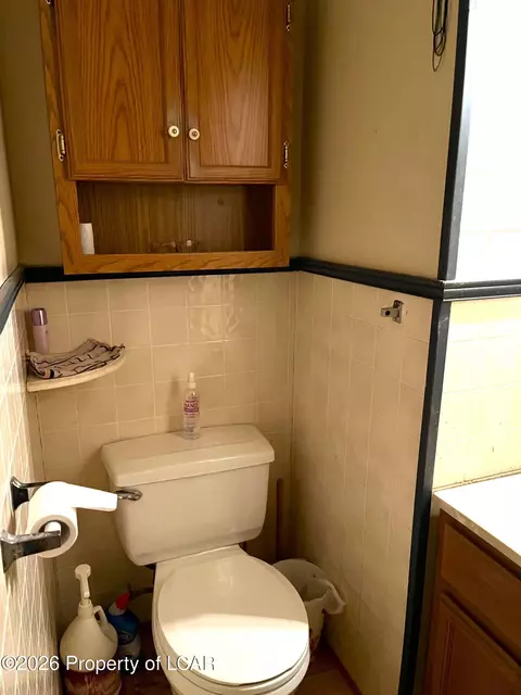 Bath - 4 E Rittenhouse Mill Rd # E, Berwick, PA 18603 photo 5 of 10