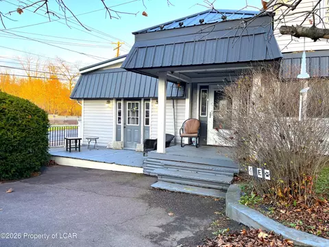 Exterior - 4 E Rittenhouse Mill Rd # E, Berwick, PA 18603 photo 8 of 17