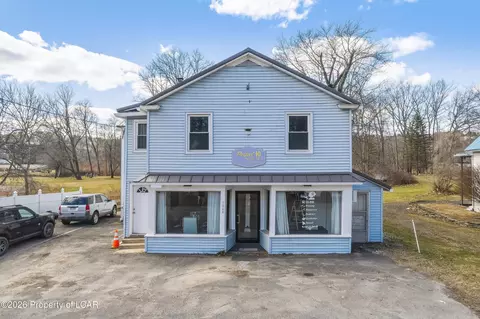1004 Lower Demunds Rd, Dallas, PA 18612