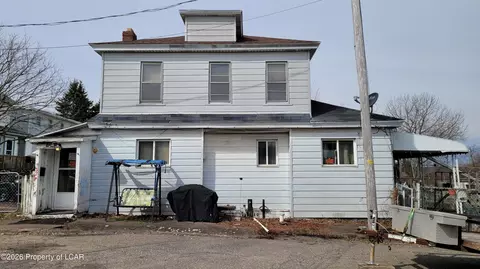 137 E Jackson St, Mcadoo, PA 18237