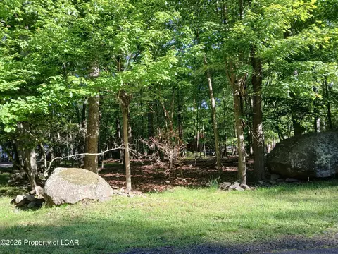 021 Shingle Mill Dr, Drums, PA 18222