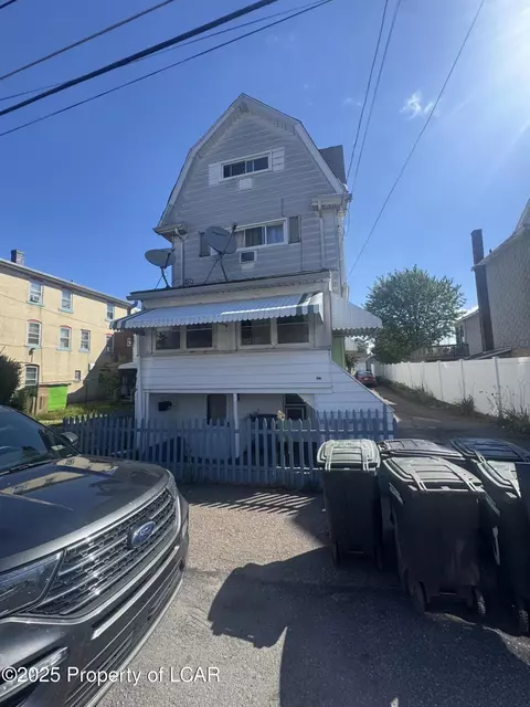 827 N Vine St, Hazleton, PA 18201