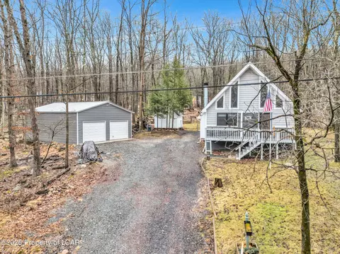 57 Holiday Dr, White Haven, PA 18661