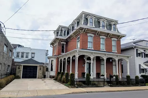 15 Gaylord Ave, Plymouth, PA 18651