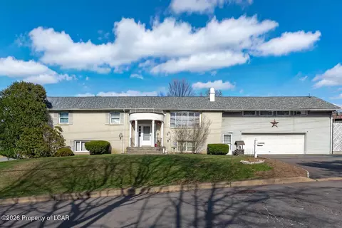 7 Kings Rd, Hanover Township, PA 18706