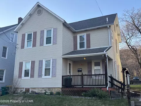 709 William St, Pen Argyl, PA 18072