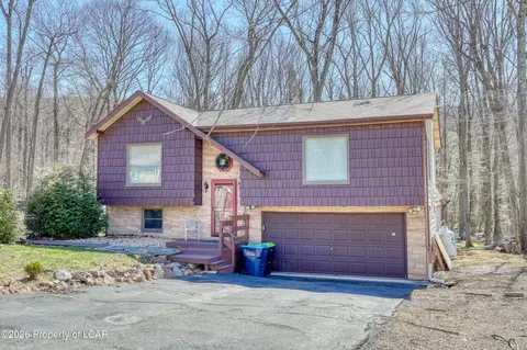 69 Fox Rd, Drums, PA 18222