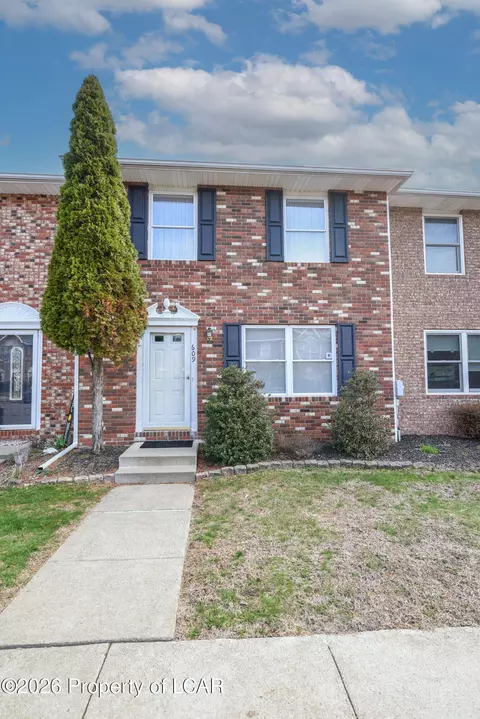 609 Lily Ct, Exeter, PA 18643