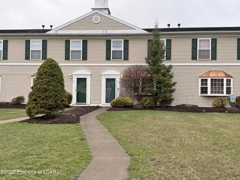 126 Patriot Cir, Mountain Top, PA 18707