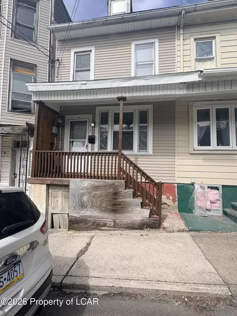 415 W Cherry St, Shenandoah, PA 17976