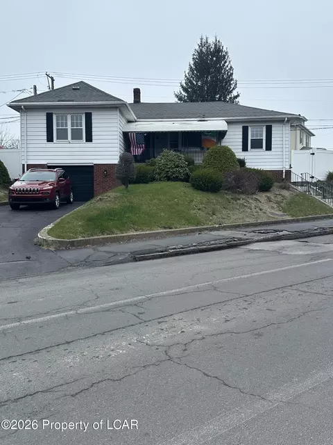 7 W Diamond Ave, West Hazleton, PA 18202