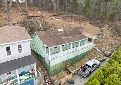 1421 Lauer St, Pottsville, PA 17901