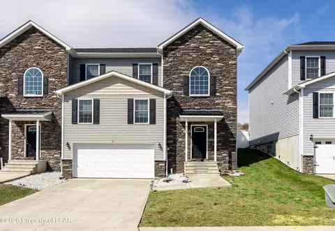 18 Maria Dr, Hanover Township, PA 18706