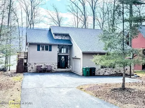 310 Lake Valley Dr, Hazleton, PA 18202