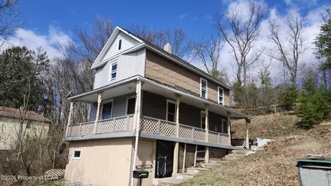 44 Leopold St, Hanover Township, PA 18706