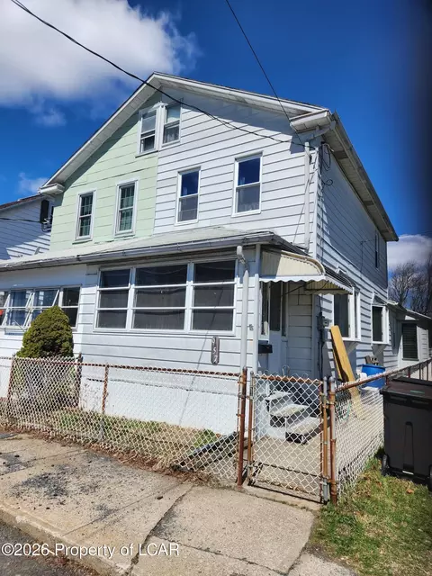 957 Chestnut St, Freeland, PA 18224