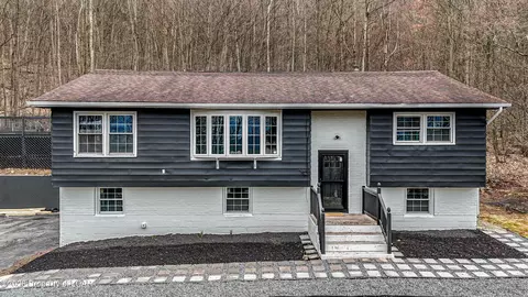 414 Pa-93, Sugarloaf, PA 18249