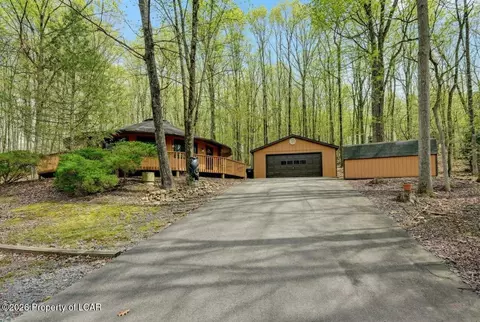 209 Bear Run Dr, Drums, PA 18222