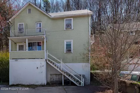 51 Newport St, Glen Lyon, PA 18617